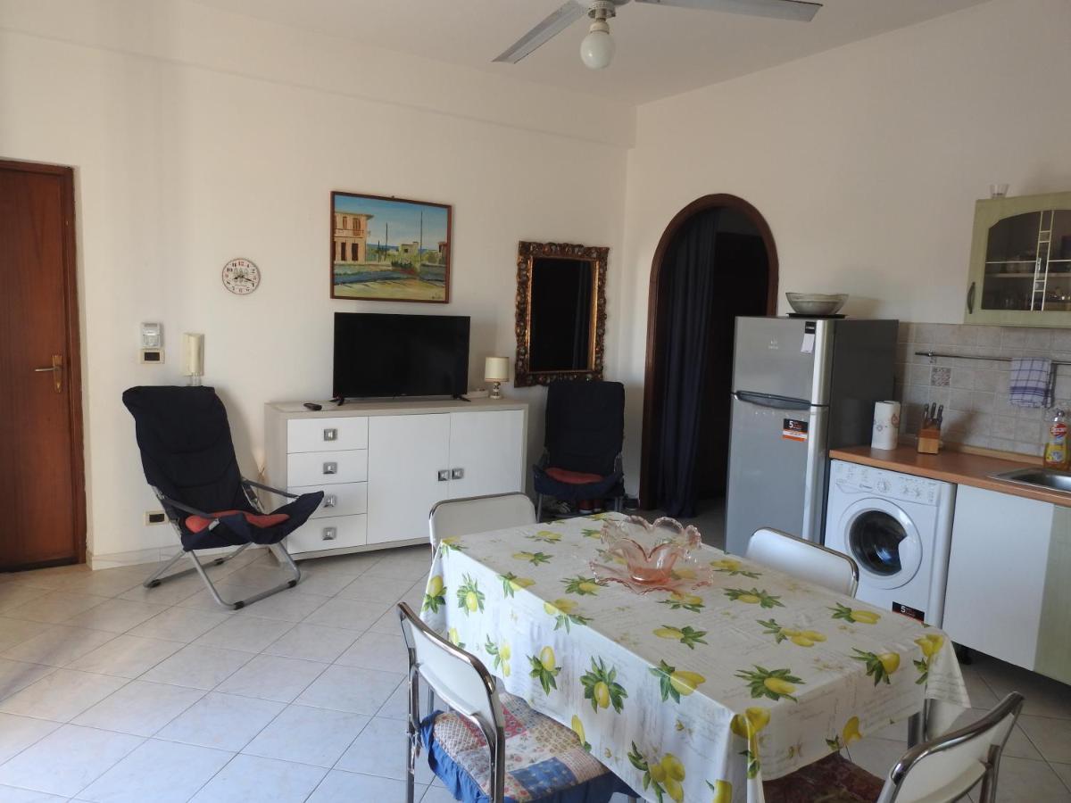 Leonardo Apartment Capaci Bagian luar foto